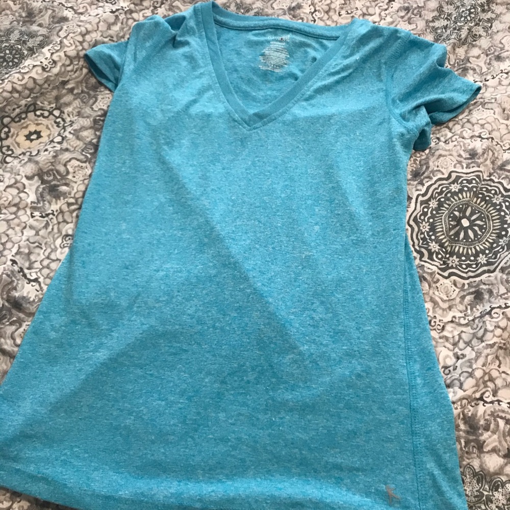 Blue t shirt.
